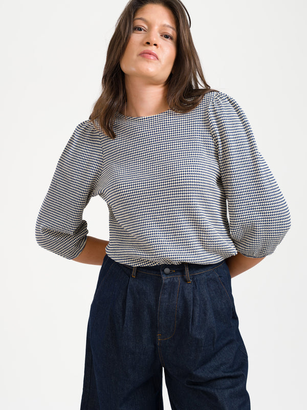 Oberteile & T-Shirts