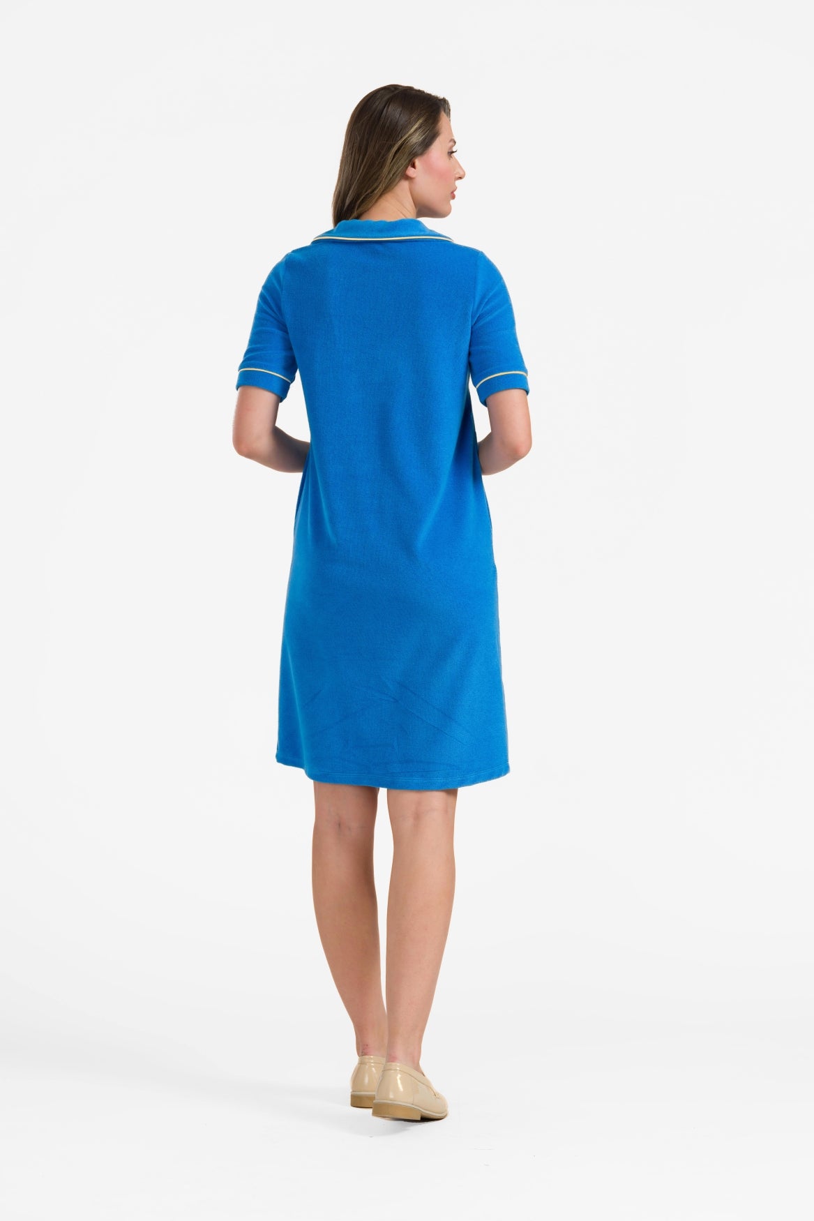 Silbernes Kleid mit kurzen Ärmeln | Blau