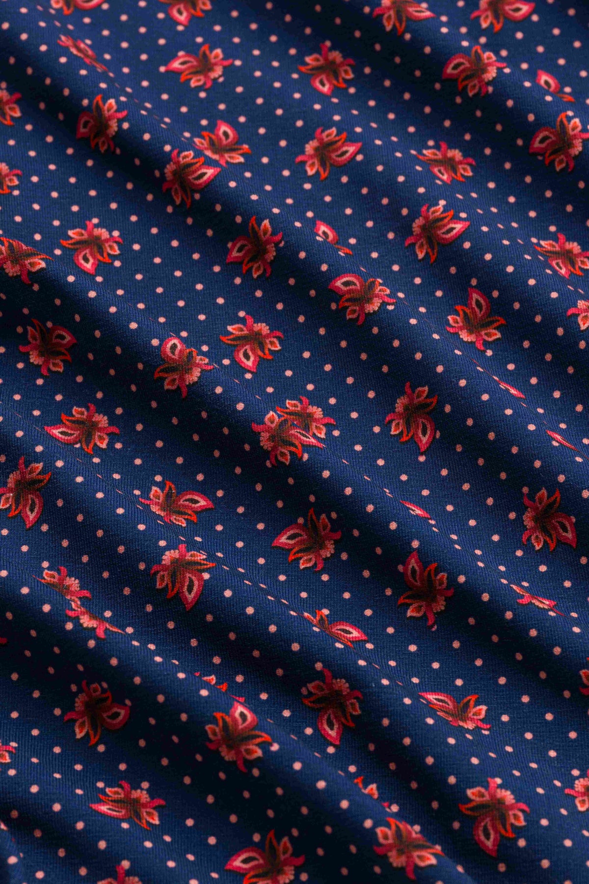 Lynn Top | Haselnussbraun gepunktetes Blau