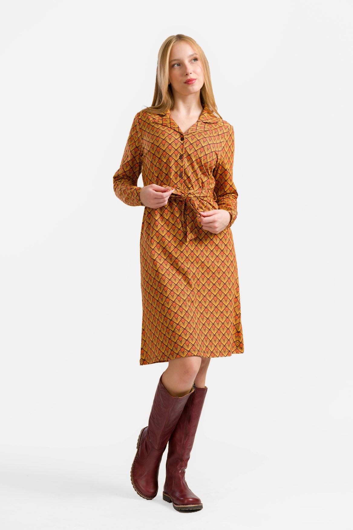 Monique Kleid | Retro-Blume